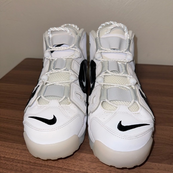 Air More Uptempo Size 9.5 - Picture 4 of 7